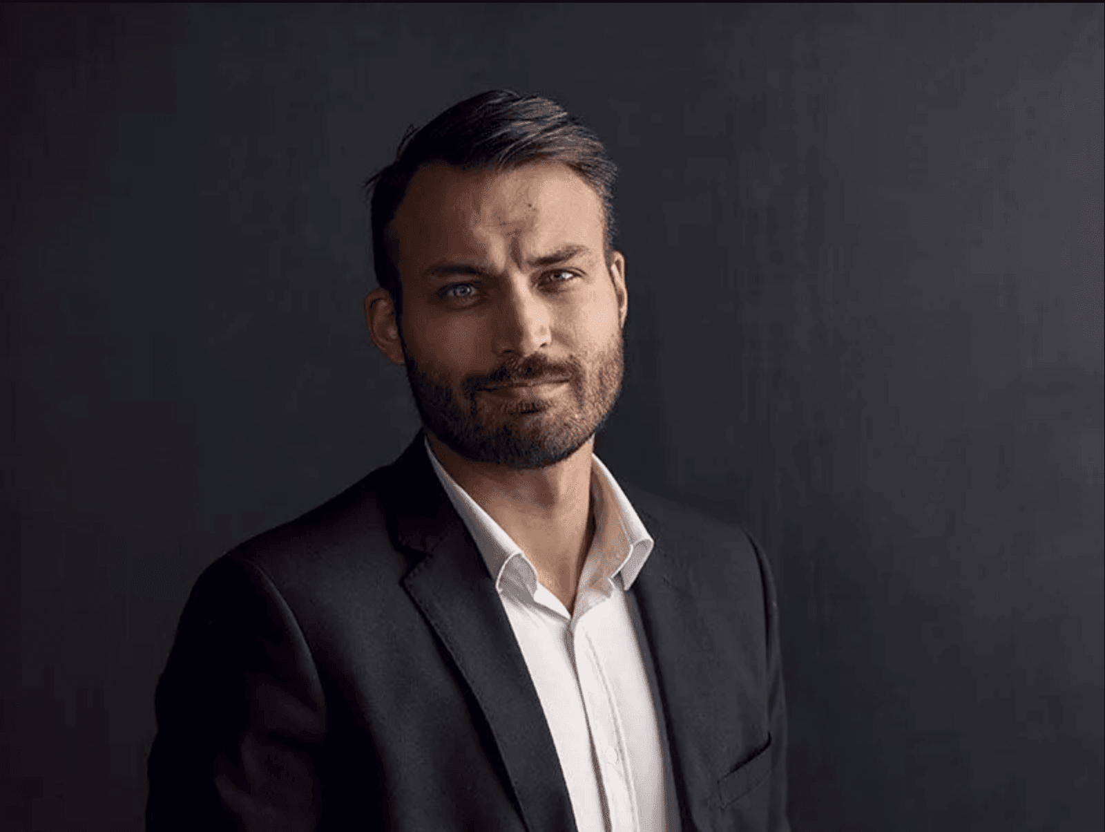 Alex är ombildningskonsult och transaktionsansvarig på Interesta